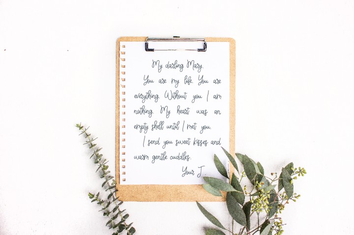 Raisia Font font preview - 1