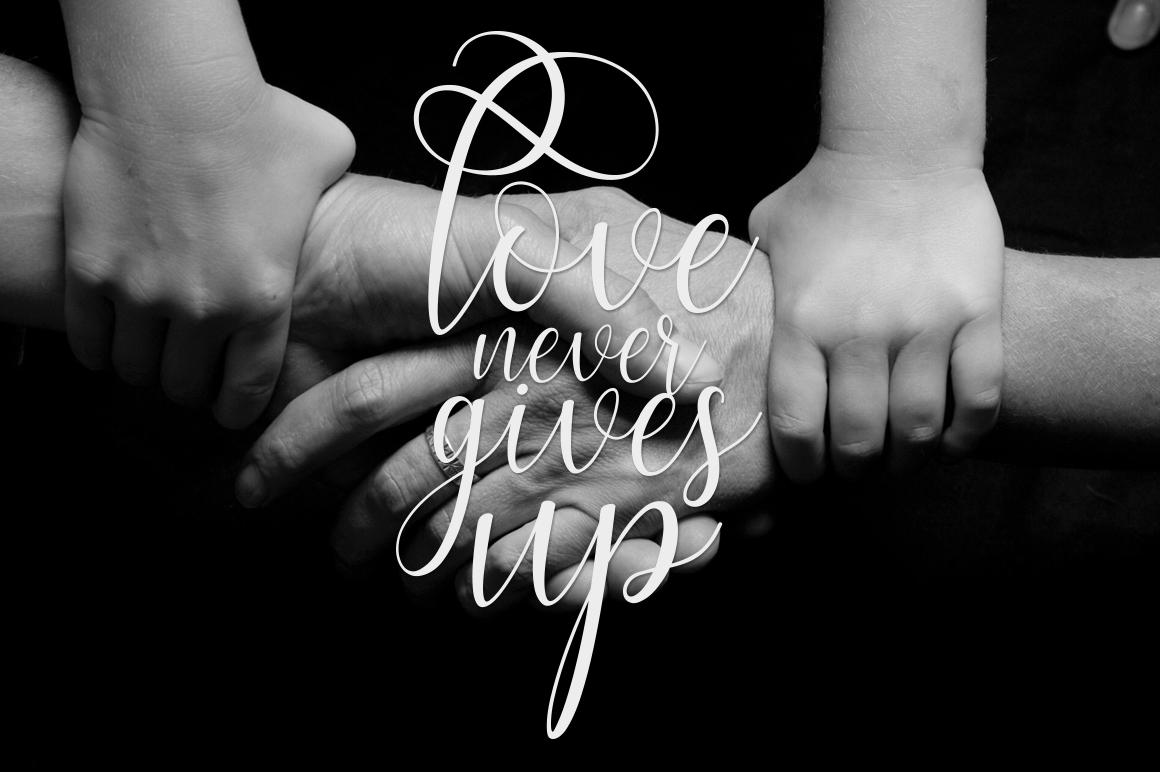 Brillyo Font PNG with transparent background - Preview 4