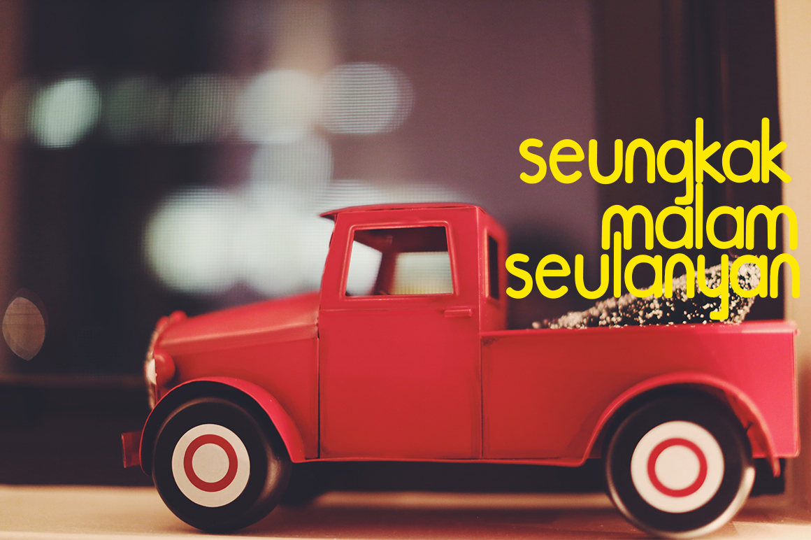 Red Monday Font PNG with transparent background - Preview 2