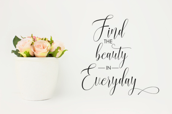 Blussafir Script Font - Preview 2
