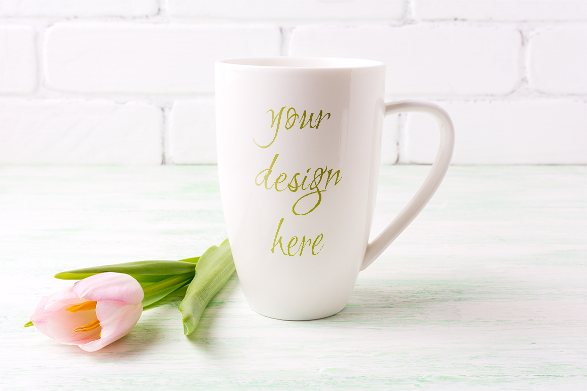 White Coffee Cappuccino Mug Mockup with Pink Tulip Grafica Tazze e Mug Di TasiPas