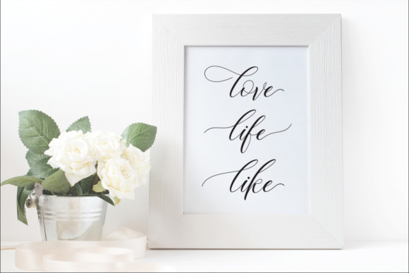 Lorriana Font PNG with transparent background - Preview 1