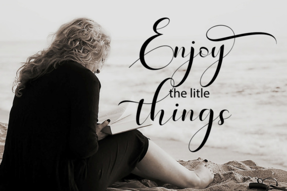 Haleigh Script Font - Preview 1