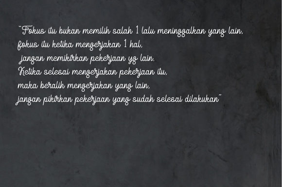 Delponta Script Font PNG with transparent background - Preview 1