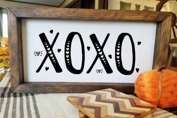 Hugs & Kisses Font - Preview 1