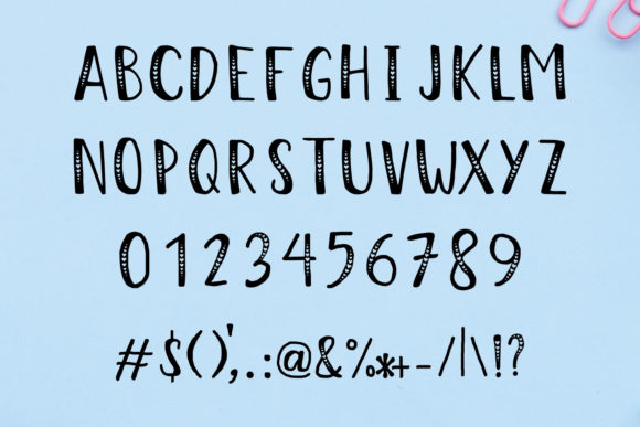 Hugs & Kisses Font - Preview 3
