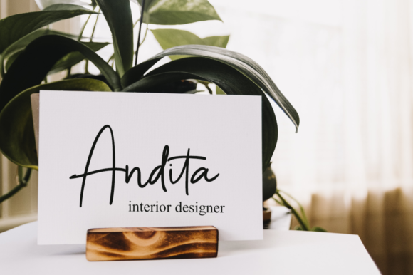Betty Lavea Font - Preview 1