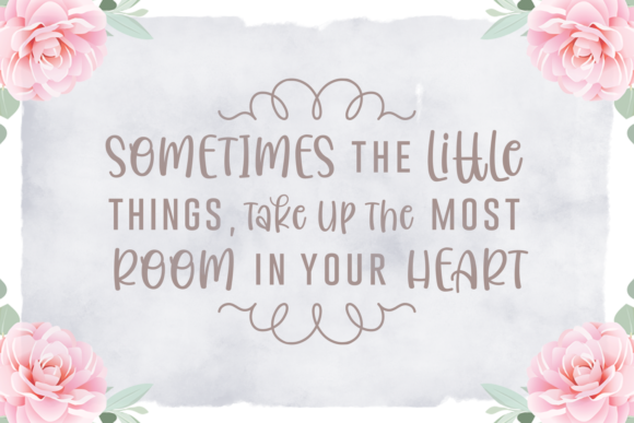 Royela Font font preview - 3