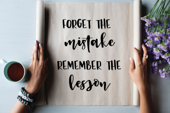 Castelo Script Font - Preview 3
