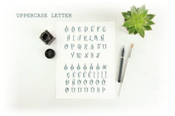 Chattelyne Font - Preview 1