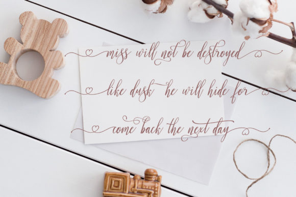 Custhin Font - Preview 3