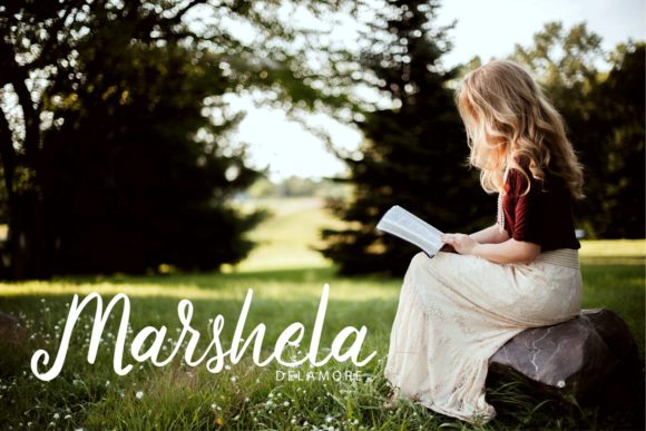 Delphina Font - Preview 2