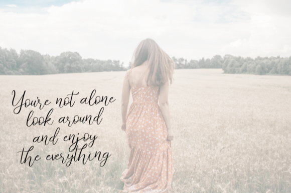 Angellyne Script Font - Preview 4
