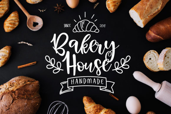 Holly Days Font - Preview 4