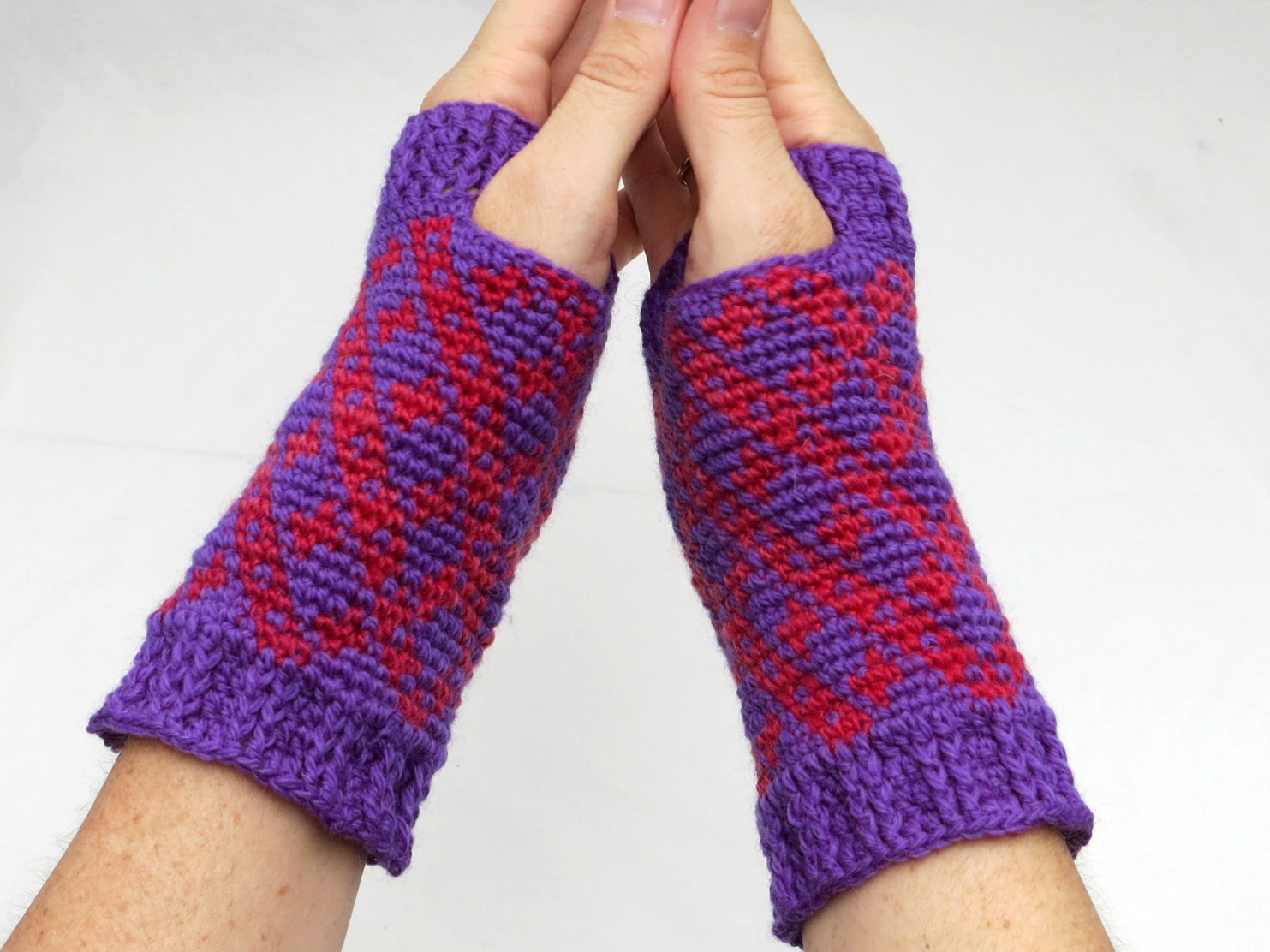 Women's Checkers Fingerless Mitts