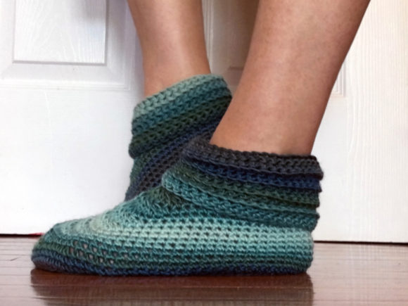 Women's Sweet Slippers Crochet Pattern