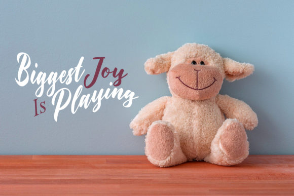 Maringue Wreath Font font preview - 1