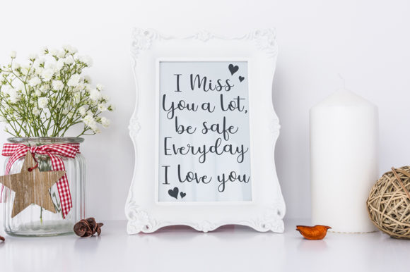 Antique Font - Preview 1