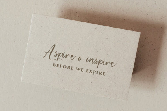 Aulores Font - Preview 1