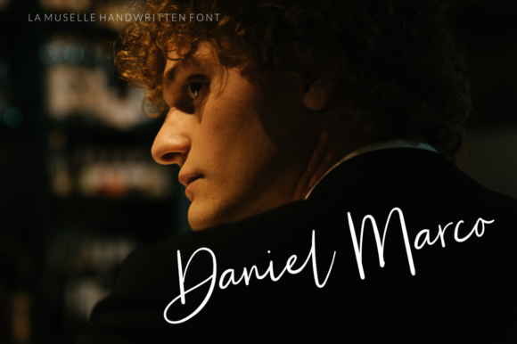 La Muselle Font PNG with transparent background - Preview 1