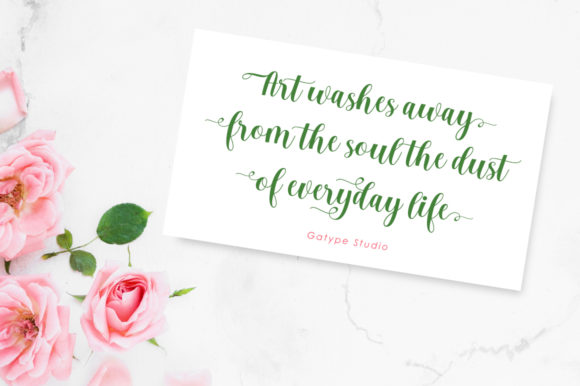 Gidget Font - Preview 2
