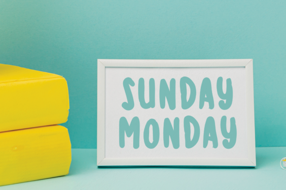 Creative Holiday Font - Preview 2
