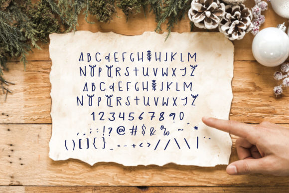 Happy Christmas Font - Preview 2