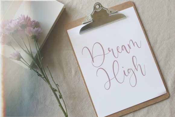 Angelic Matilda Font - Preview 5