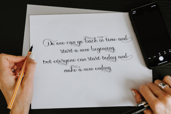 Birdena Font PNG with transparent background - Preview 3