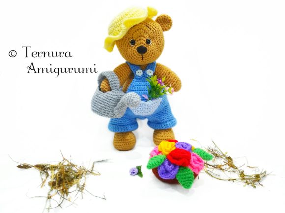 Crochet Pattern, LEO, the Gardener Bear