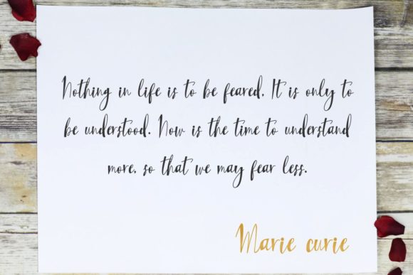 Hello Lovea Font - Preview 4