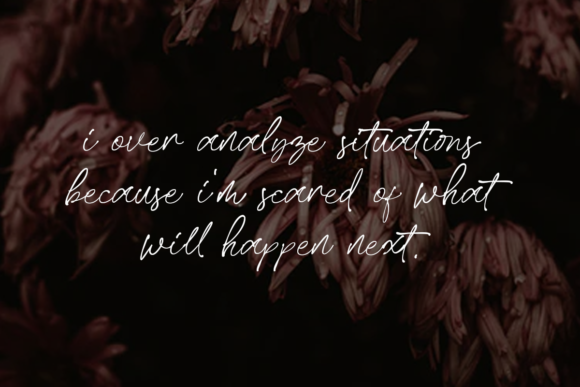 Easthallow Font - Preview 2