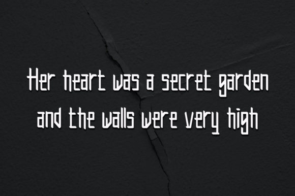 Black Wall Font - Preview 1