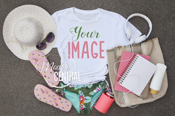 Girl's Summer Beach T-Shirt Mockup Grafik T-Shirts Von Mockup Central