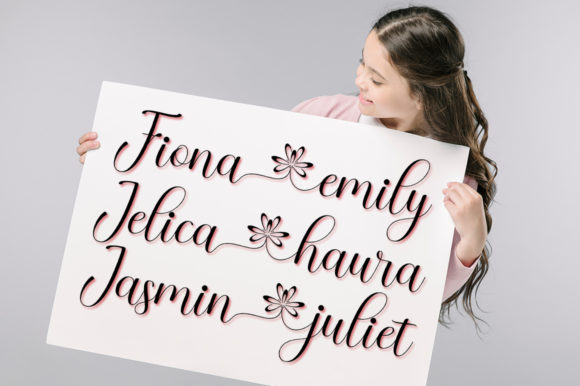 Braly Latoya Font - Preview 1