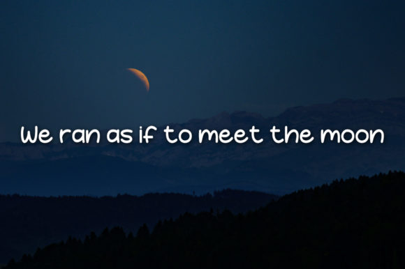 Crescent Moon Font - Preview 3