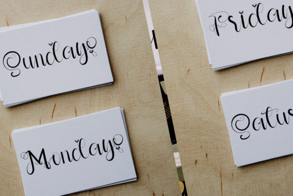 Happy Holidays Font - Preview 5