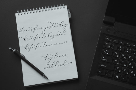 East Love Font PNG with transparent background - Preview 2
