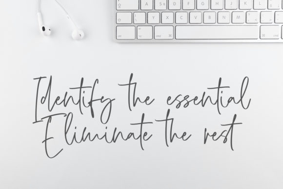 Lillyanstar Font font preview - 1