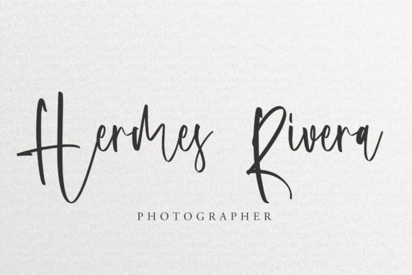 Heirloom Font - Preview 1