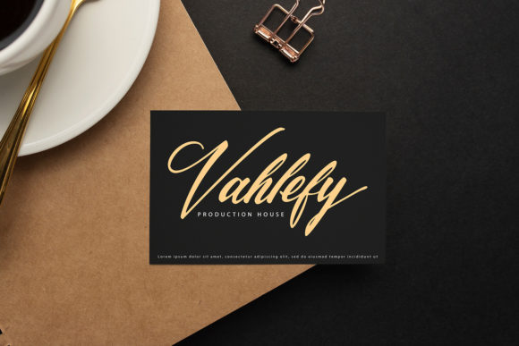 Alvyana Fianiz Font - Preview 3