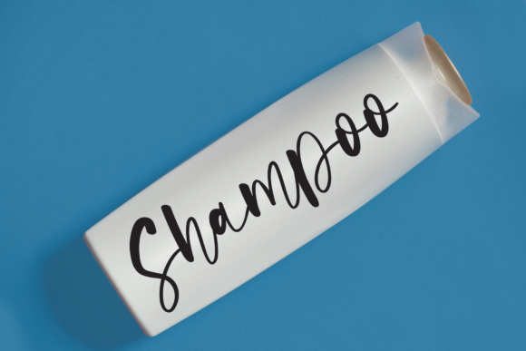 Beeflower Font - Preview 3