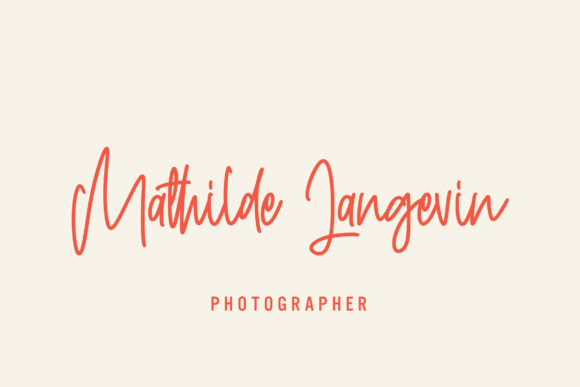 Creditor Font - Preview 1