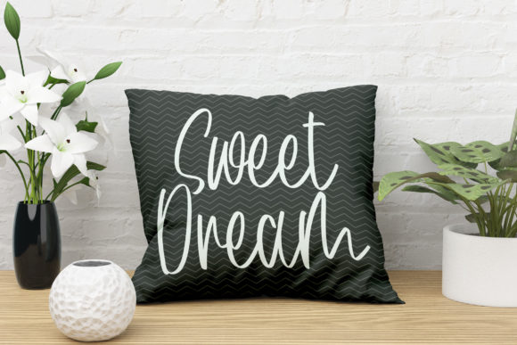 Beautiful Blossoms Font - Preview 3