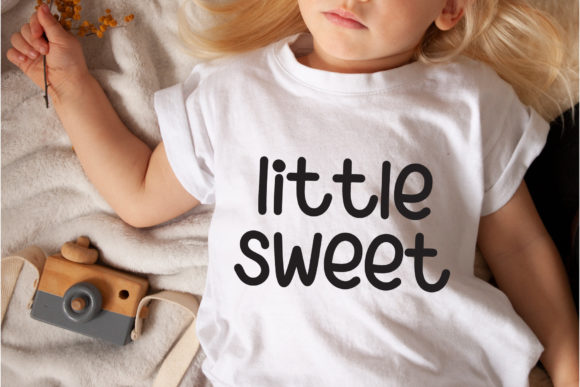 I Love Salmon Font - Preview 1