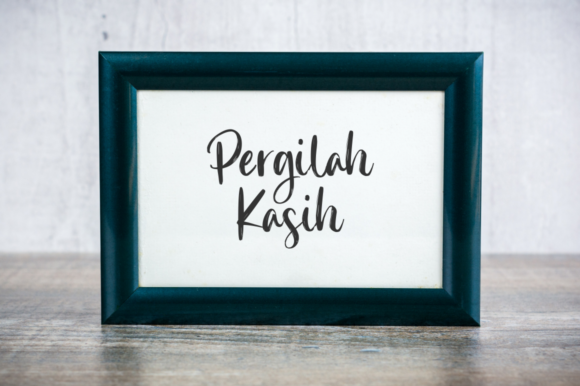 Romland Font PNG with transparent background - Preview 2