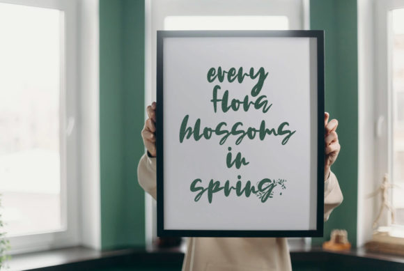 Flora Font - Preview 1
