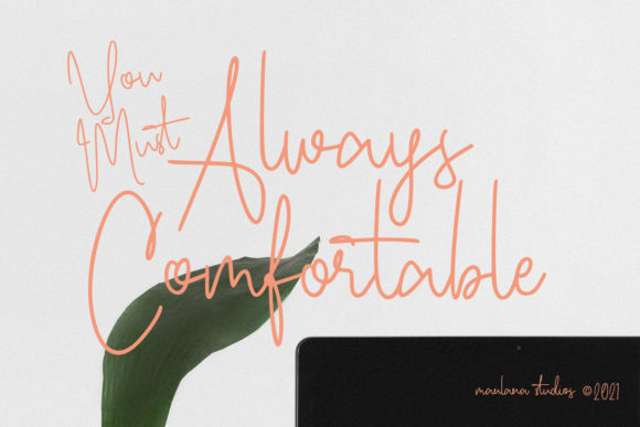 Ecaliptycus Script Font - Preview 4