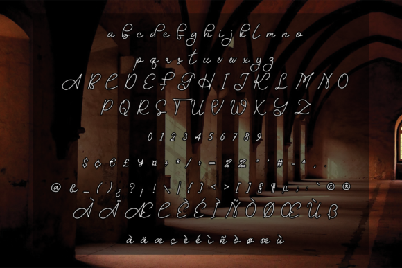 Antique Font - Preview 3