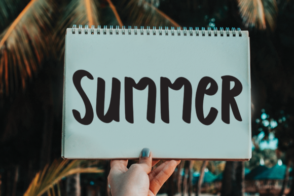 Beautiful in Summer Font - Preview 1